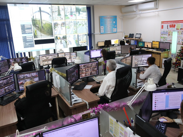 Глава Краснодара посетил городскую ЕДДС и проверил готовность службы к длинным каникулам